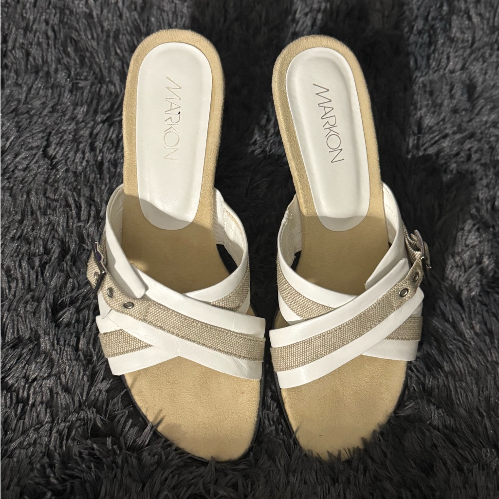 Markon White And Beige Kitten Heels